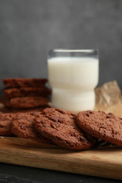 Board Tasty Chocolate Cookies Glass Milk Table Closeup Space Text — Stock Photo, Image