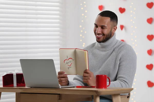 Valentine Day Celebration Long Distance Relationship Man Having Video Chat — Stock Photo, Image