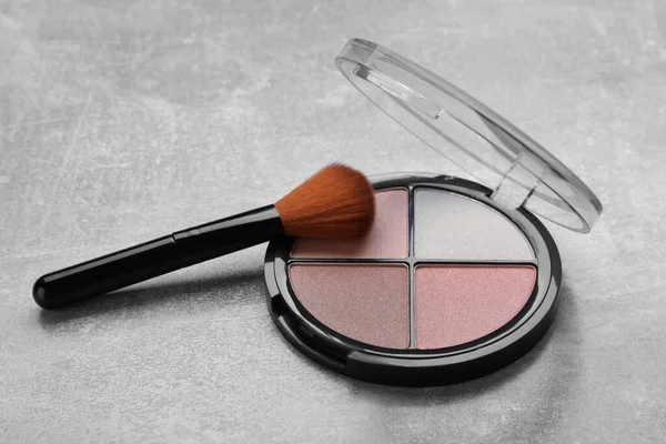 Contouring Palette Brush Light Gray Background Professional Cosmetic Product — Stock Photo, Image