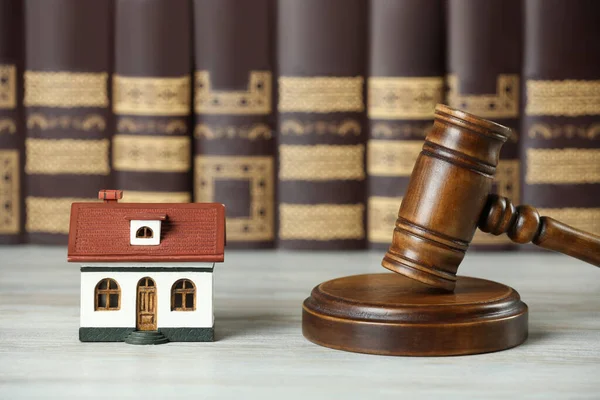 Construction Land Law Concepts Judge Gavel House Model Books Wooden — Stock Photo, Image