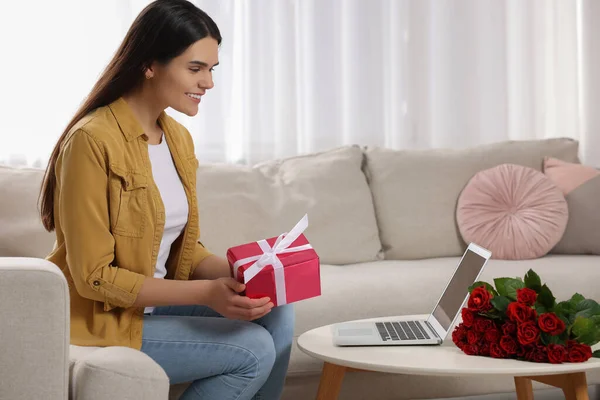 Valentine Day Celebration Long Distance Relationship Woman Holding Gift Box — Stok fotoğraf