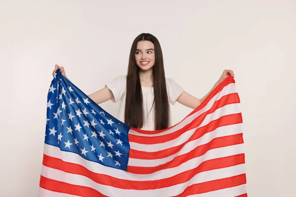 Julio Día Independencia Estados Unidos Chica Feliz Con Bandera Americana —  Fotos de Stock