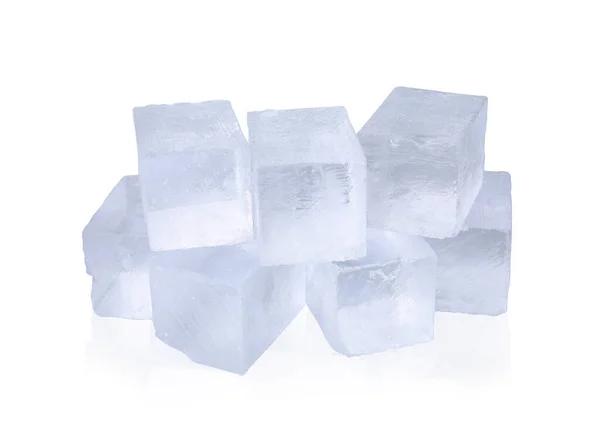 Многие Четкие Кубики Льда Изолированы Белом — стоковое фото