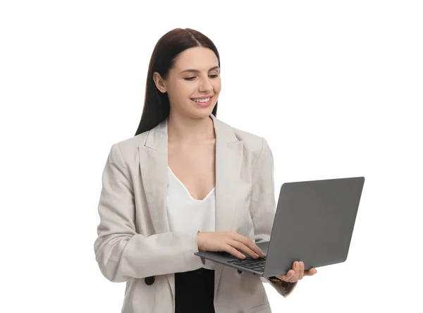 Piękna Bizneswoman Garniturze Pomocą Laptopa Białym Tle — Zdjęcie stockowe