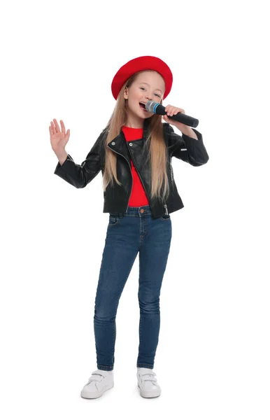 Menina Bonito Com Microfone Cantando Fundo Branco — Fotografia de Stock
