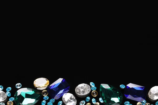 Siyah Arka Planda Mücevherler Için Farklı Güzel Taşlar Metin Için — Stok fotoğraf