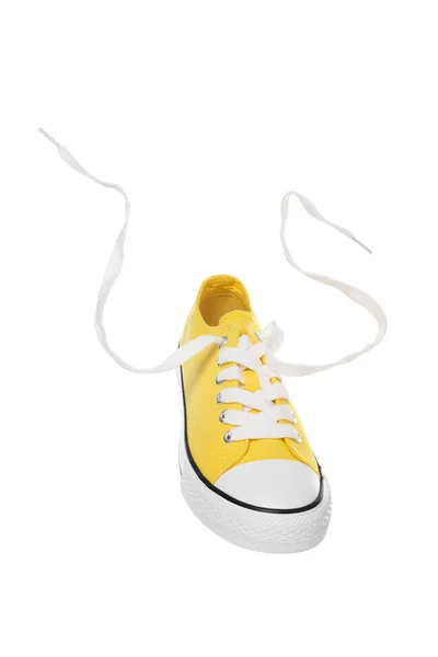 Sarı Klasik Spor Ayakkabısı Beyaza Izole Edilmiş — Stok fotoğraf