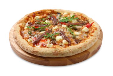 Ançüezli, roka ve beyaz zeytinli lezzetli pizza.