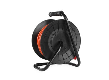 Uzatma kablosu beyaz arka planda. Elektrikçi ekipmanı.