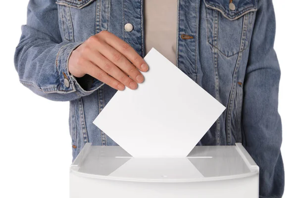 Homem Colocando Seu Voto Urna Fundo Branco Close — Fotografia de Stock