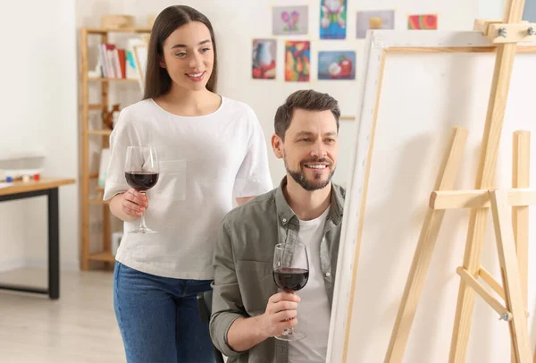 Artist Her Student Glasses Wine Having Painting Class Studio Creative — Stock Photo, Image