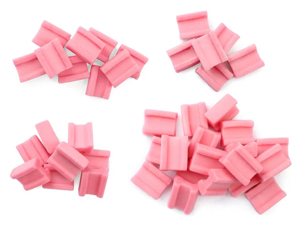 白い背景においしいピンクの泡のガムのセット トップビュー — ストック写真
