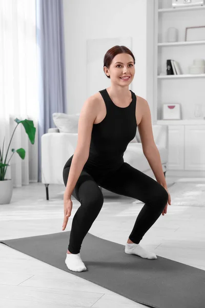 Morning Exercise Happy Woman Squatting Home — Stock Photo, Image