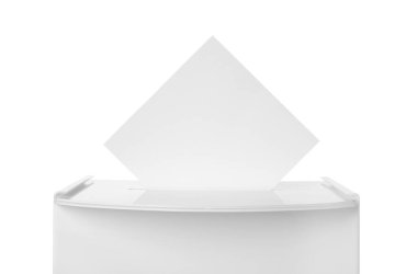 Oy sandığı beyaza izole edilmiş. Seçim zamanı.