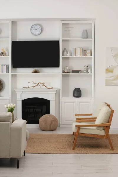Acogedor Interior Habitación Con Muebles Elegantes Chimenea Decorativa Televisor —  Fotos de Stock