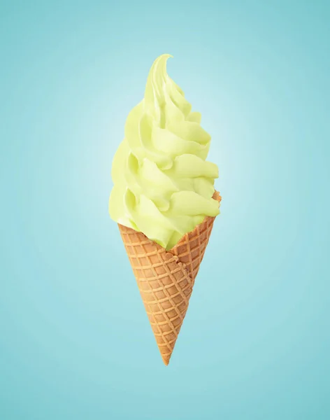 色泽淡蓝色背景的华夫饼蛋筒味冰淇淋 软伺候 — 图库照片