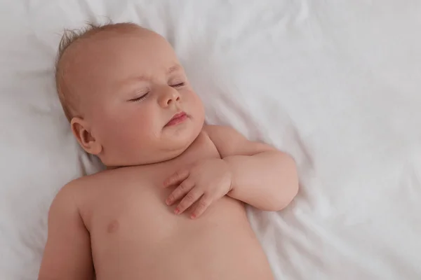 Lindo Bebé Recién Nacido Durmiendo Cama Vista Superior — Foto de Stock