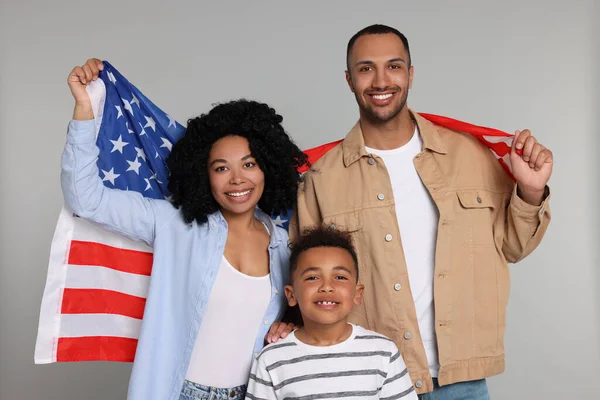 Julio Día Independencia Estados Unidos Familia Feliz Con Bandera Americana — Foto de Stock