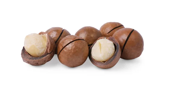 Вкусные Органические Орехи Macadamia Изолированы Белом — стоковое фото