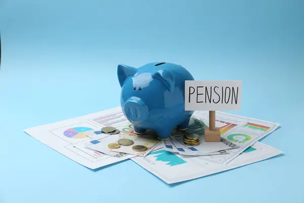 Risparmio Pensionistico Salvadanaio Contanti Grafici Sfondo Azzurro — Foto Stock