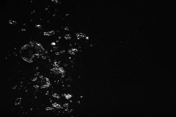 Siyah Arkaplanda Suda Hava Kabarcıkları Metin Için Boşluk — Stok fotoğraf