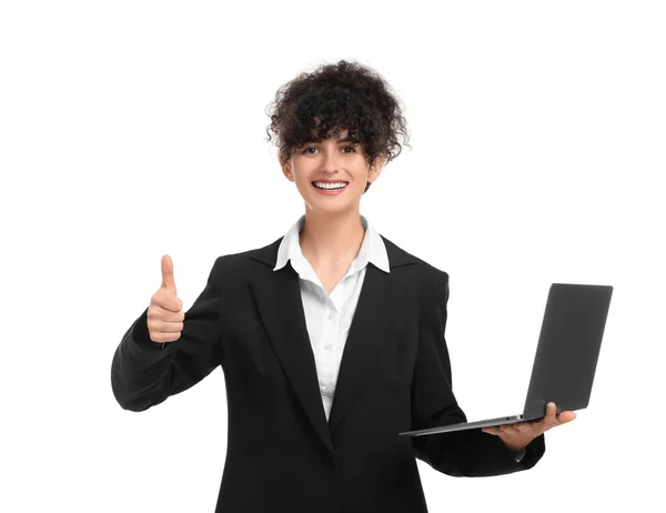 白い背景に親指を示すラップトップを持つ美しい幸せなビジネス女性 — ストック写真