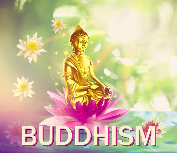 Buddismo Figura Buddha Dorato Con Fiori Loto Sull Acqua — Foto Stock