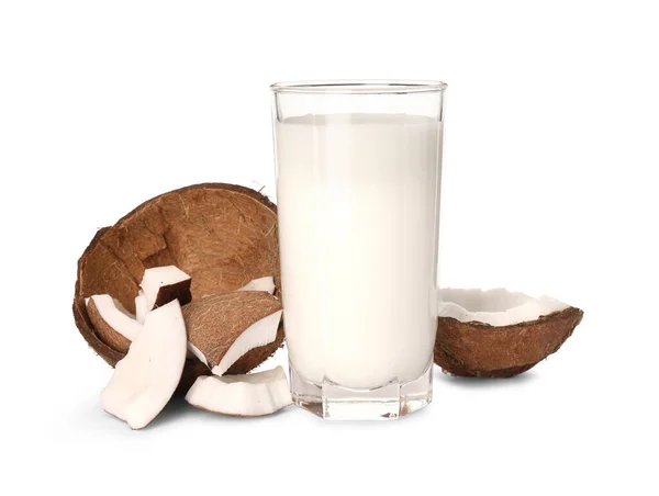 白い背景においしいビーガンミルクとココナッツの作品のガラス — ストック写真