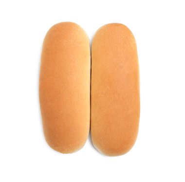 Beyaz arka planda sosisliler için lezzetli taze çörekler.