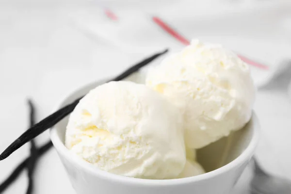 Вкусное Ванильное Мороженое Миске Крупным Планом — стоковое фото