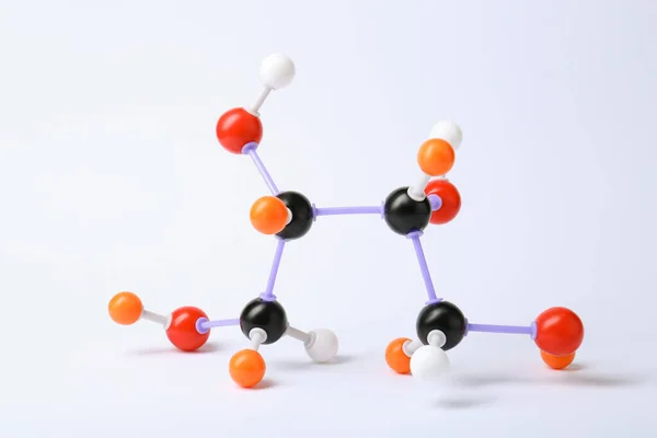 白色背景上的糖分 化学模型 — 图库照片
