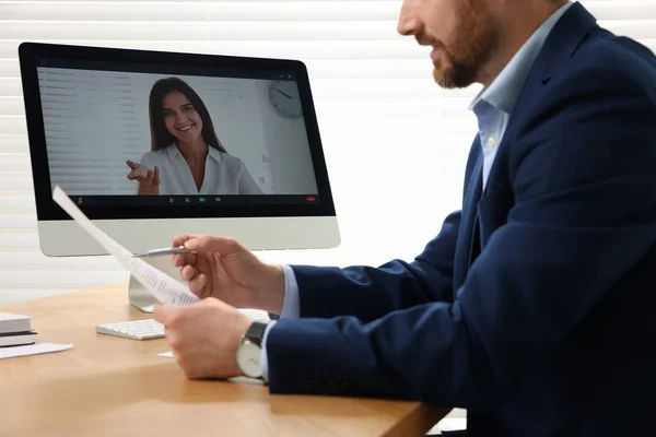Personalchef Führt Online Bewerbungsgespräch Videochat Computer Nahaufnahme — Stockfoto