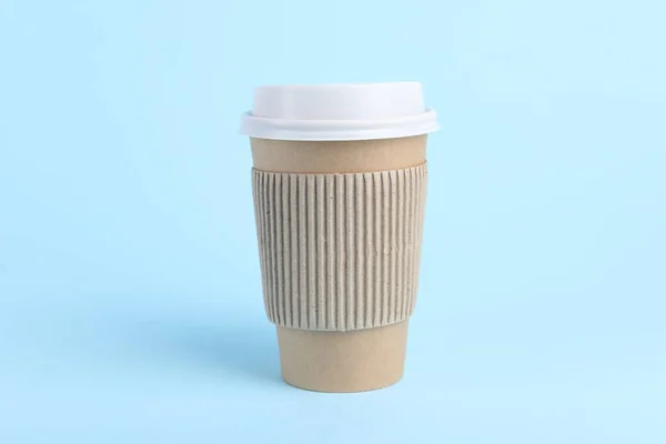 Паперова Чашка Пластиковою Кришкою Світло Блакитному Фоні Кава Щоб Піти — стокове фото