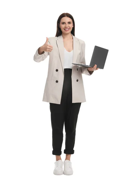 Mulher Negócios Bonita Terno Com Laptop Mostrando Polegares Fundo Branco — Fotografia de Stock