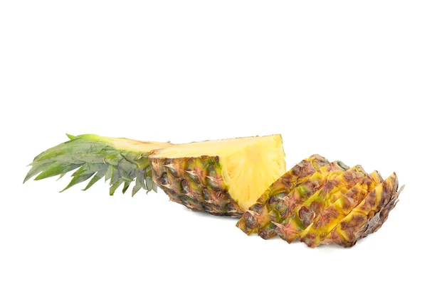 Läcker Skuren Mogen Ananas Isolerad Vit — Stockfoto