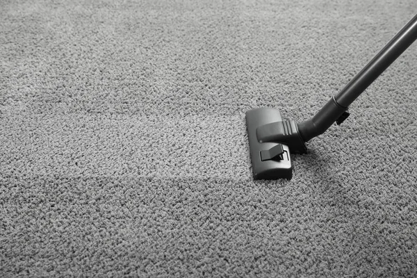 Vacuuming Grey Carpet Clean Area Using Device Space Text — Stock Photo, Image