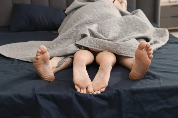 Leidenschaftliches Paar Beim Sex Bett Nahaufnahme — Stockfoto