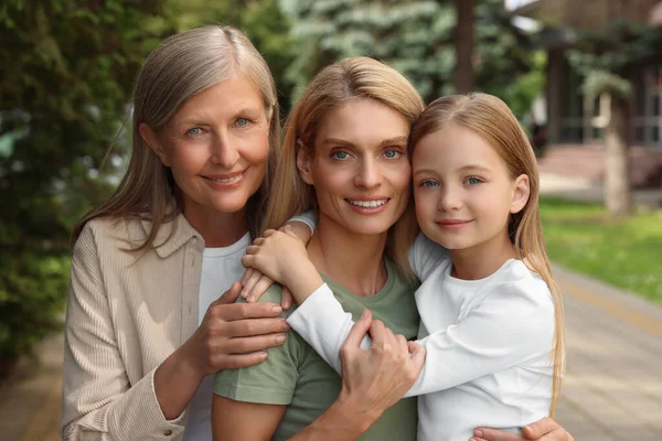 Three Generations Happy Grandmother Her Daughter Granddaughter Outdoors — стокове фото