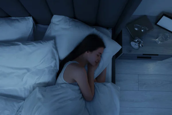 Beautiful Young Woman Sleeping Bed Night Top View — Stockfoto