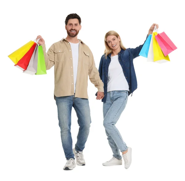 Aile Alışverişi Bir Sürü Renkli Çantalı Mutlu Çift Beyaz Arka — Stok fotoğraf