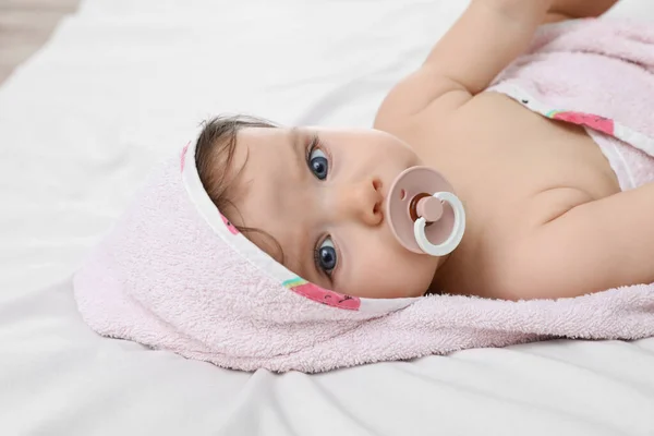 Cute Little Baby Pacifier Hooded Towel Bathing Bed — Stock Photo, Image