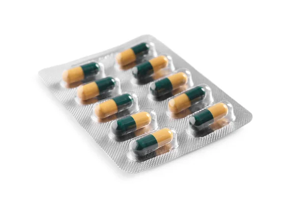 Fehér Hátterű Tablettákat Tartalmazó Buborékcsomagolás Gyógyszeres Kezelés — Stock Fotó