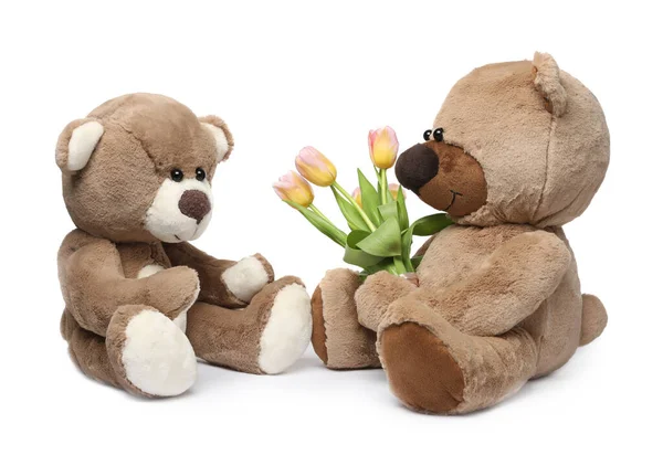 Niedliche Teddybären Mit Schönen Tulpen Isoliert Auf Weiß — Stockfoto
