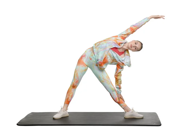 Allenamento Yoga Giovane Donna Che Estende Sfondo Bianco — Foto Stock