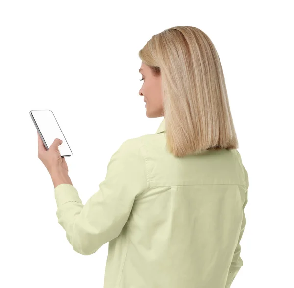 Жінка Використовує Смартфон Порожнім Екраном Білому Тлі — стокове фото