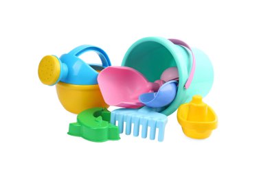 Çocukların plastik oyuncakları beyaza izole edilmiş.