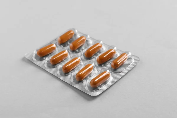 Blister Piller Vit Bakgrund Läkemedelsbehandling — Stockfoto