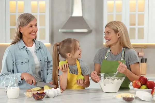 Three Generations Happy Grandmother Her Daughter Granddaughter Cooking Together Kitchen — Φωτογραφία Αρχείου