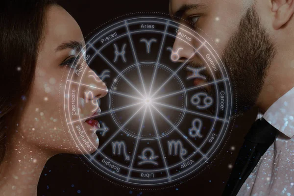 Horoskop Kompatibilitet Kärleksfullt Par Och Zodiakhjul — Stockfoto