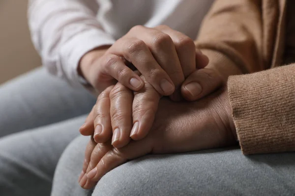 Woman Holding Hands Her Mother Closeup — Stock Photo, Image